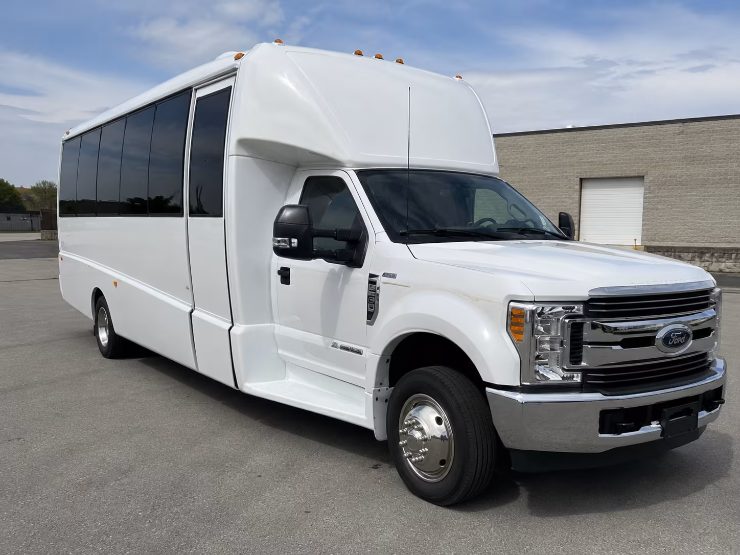 riverton flexible charter bus rentals for riverton wine tour groups
